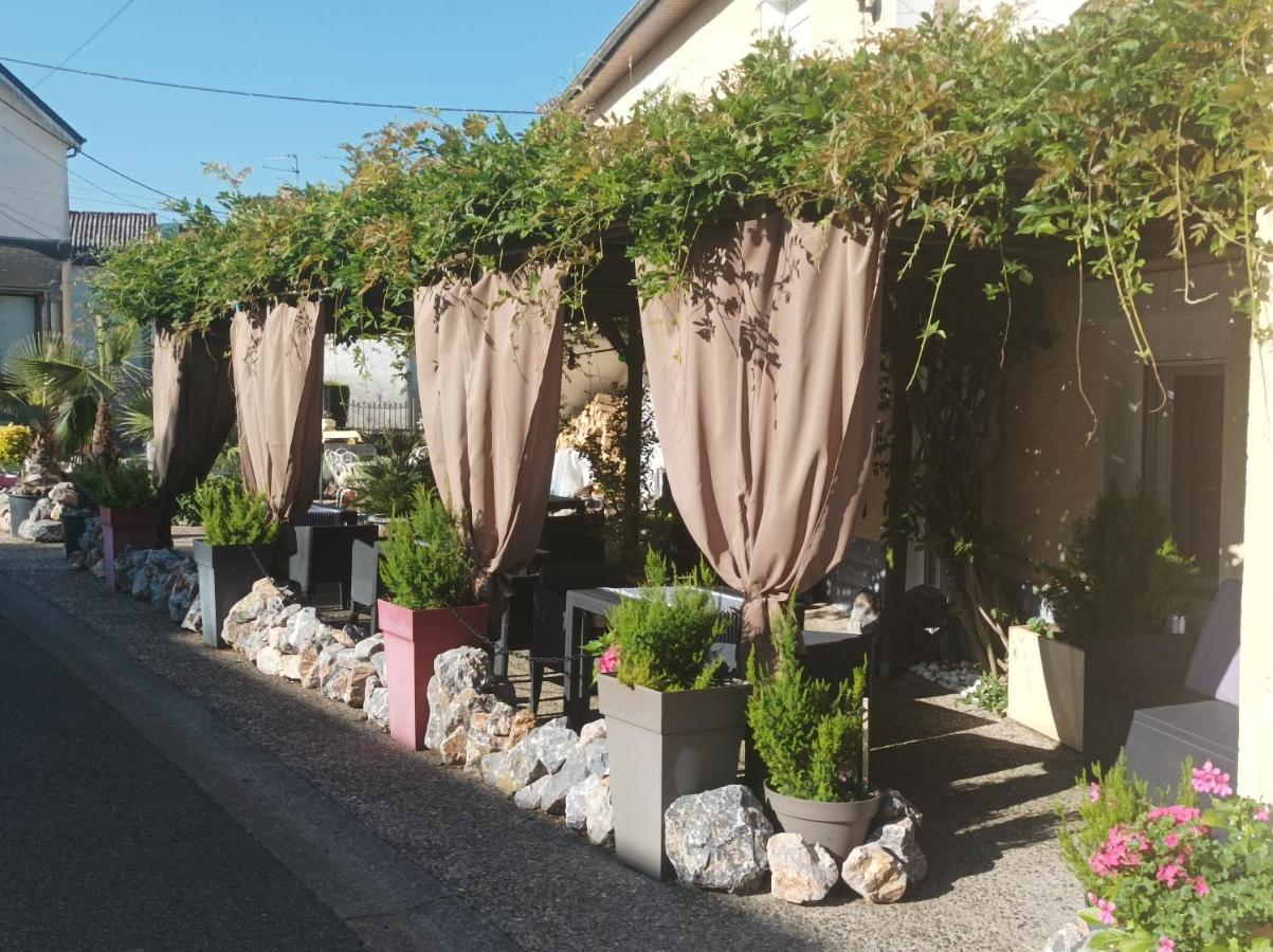L' Auberge Campagnarde, Lourdes Poueyferre Ngoại thất bức ảnh
