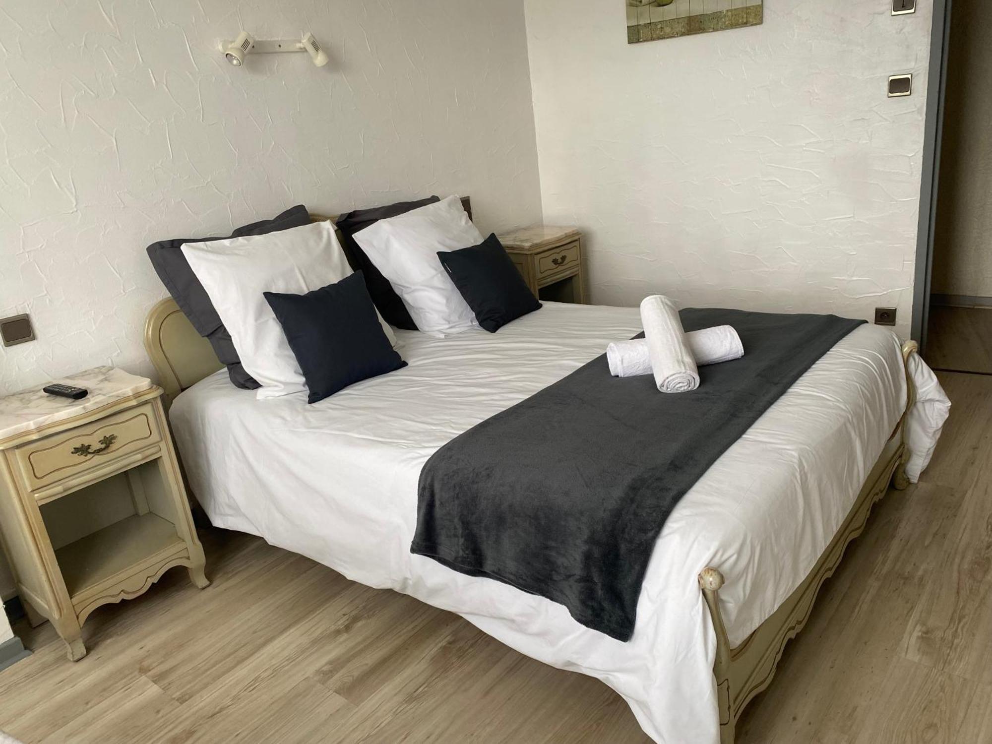 L' Auberge Campagnarde, Lourdes Poueyferre Ngoại thất bức ảnh