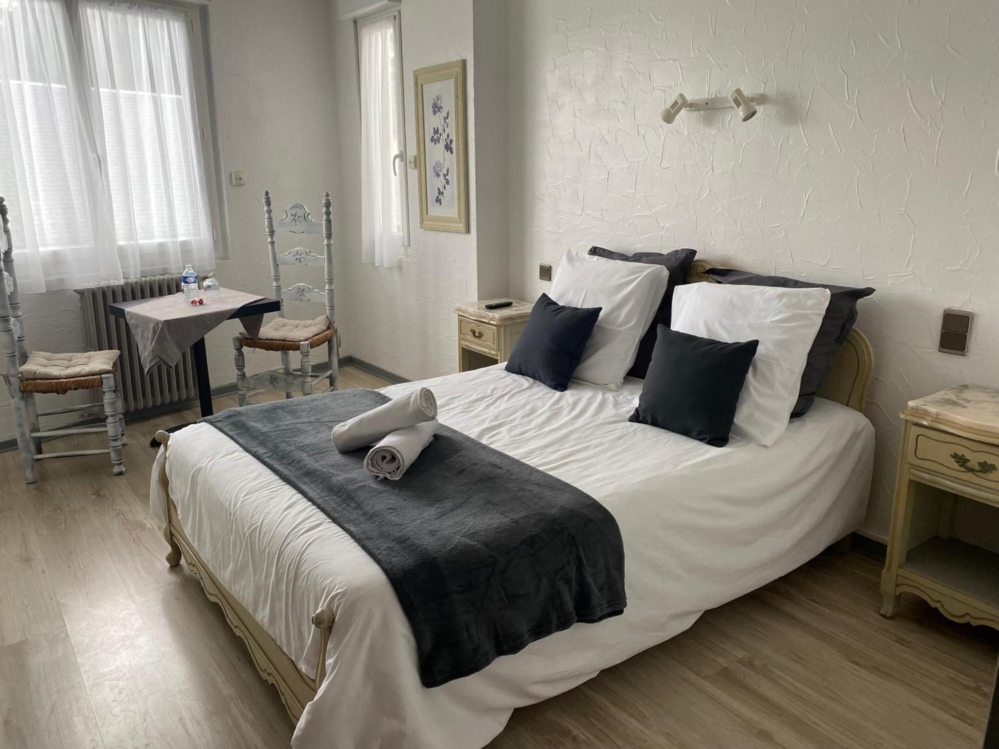 L' Auberge Campagnarde, Lourdes Poueyferre Ngoại thất bức ảnh